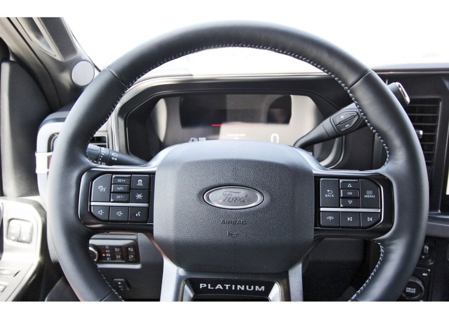 2026 Ford F-350 Super Duty Platinum - Photo 13