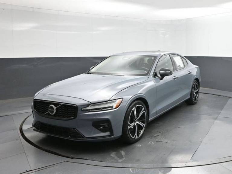2024 Volvo S60 B5 Core Dark Theme
