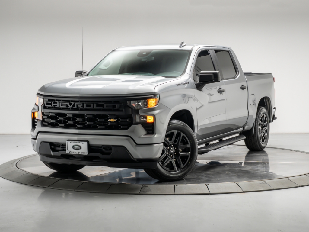 2023 Chevrolet Silverado 1500 2WD Crew Cab Short Bed Custom