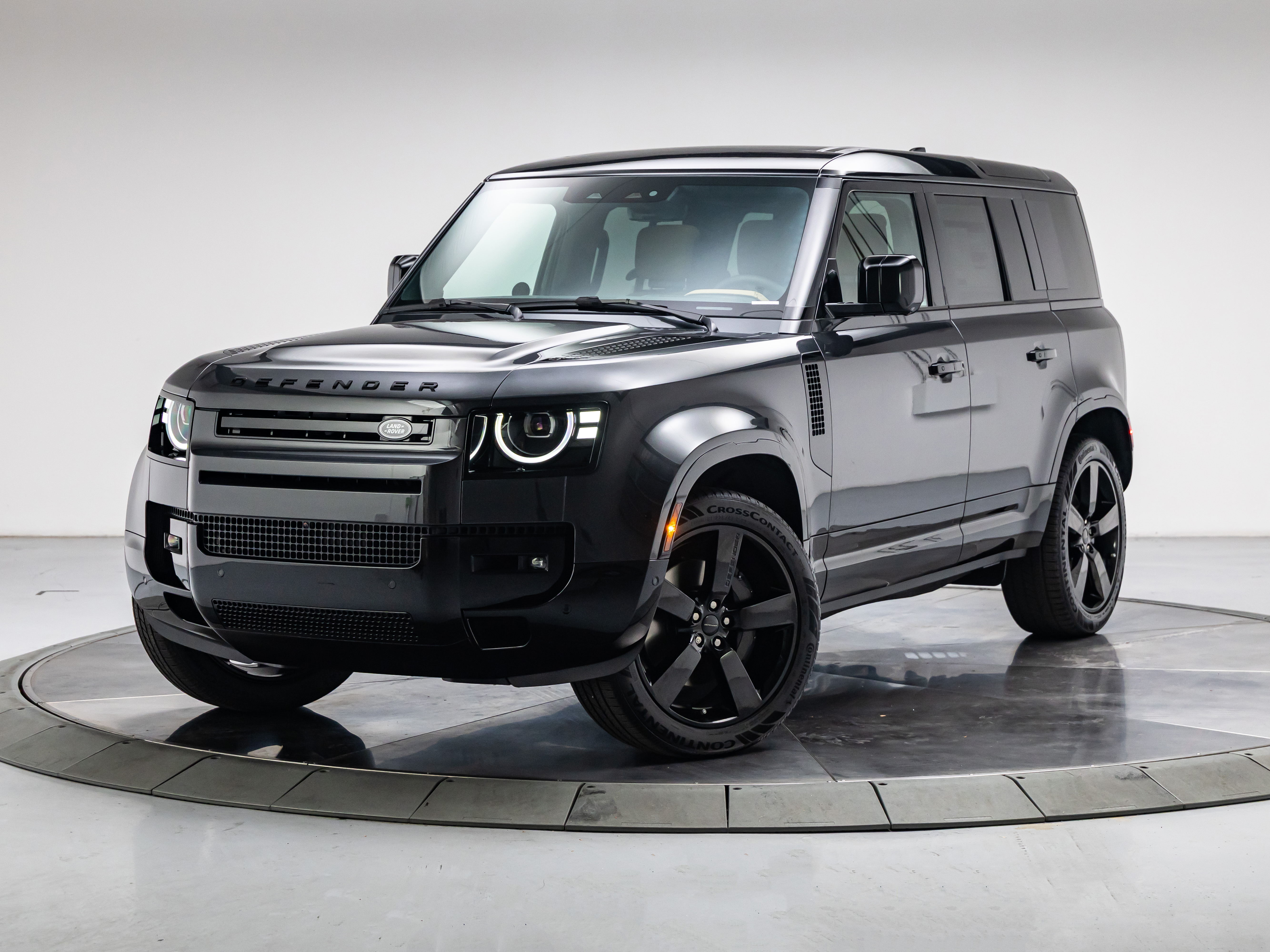 New 2026 Land Rover Defender P500 X-Dynamic SE