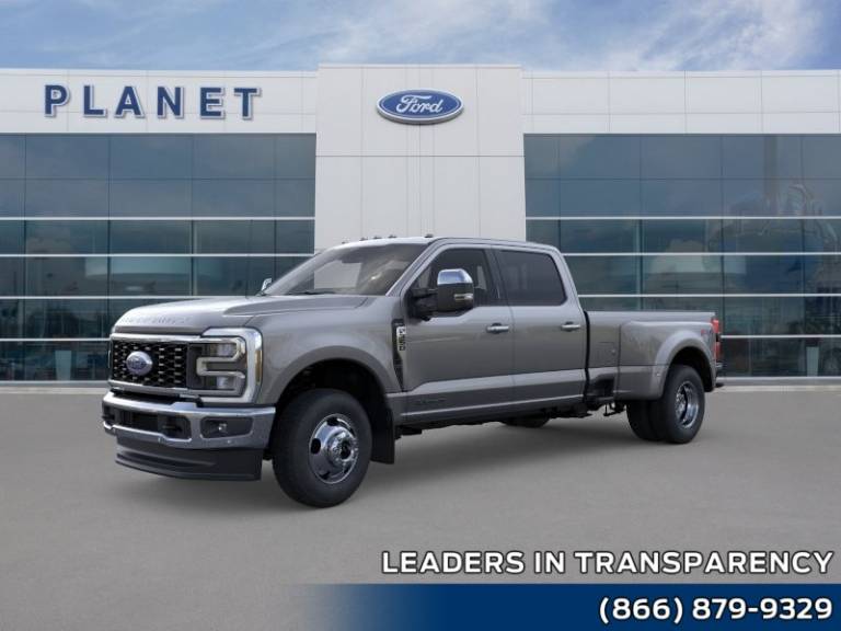 2026 Ford Super Duty F-350 DRW LARIAT 4WD Crew Cab 8' Box