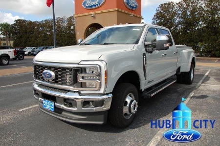 2026 Ford Super Duty F-350 DRW LARIAT