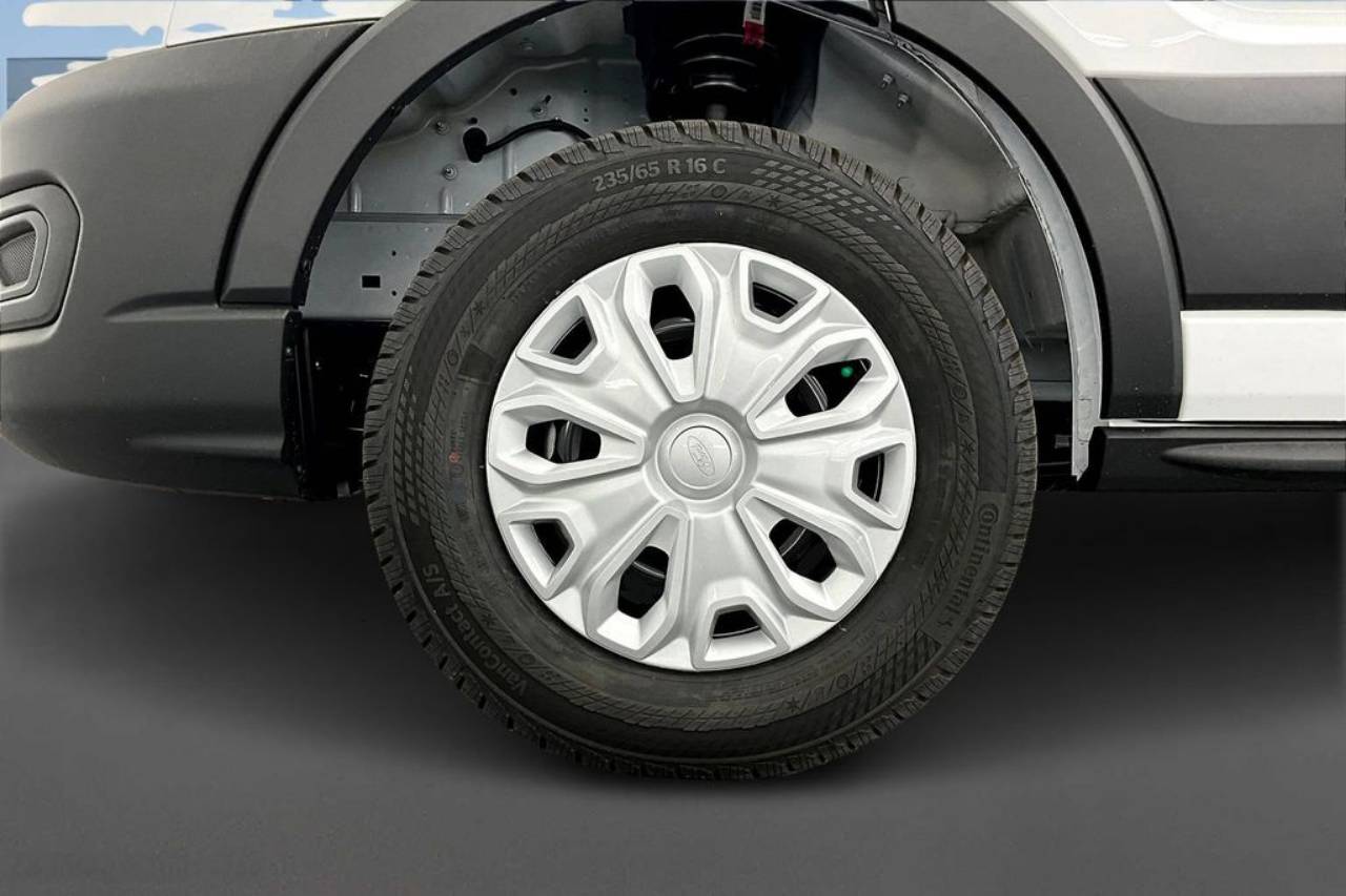 2025 Ford Transit Van Base - Photo 13