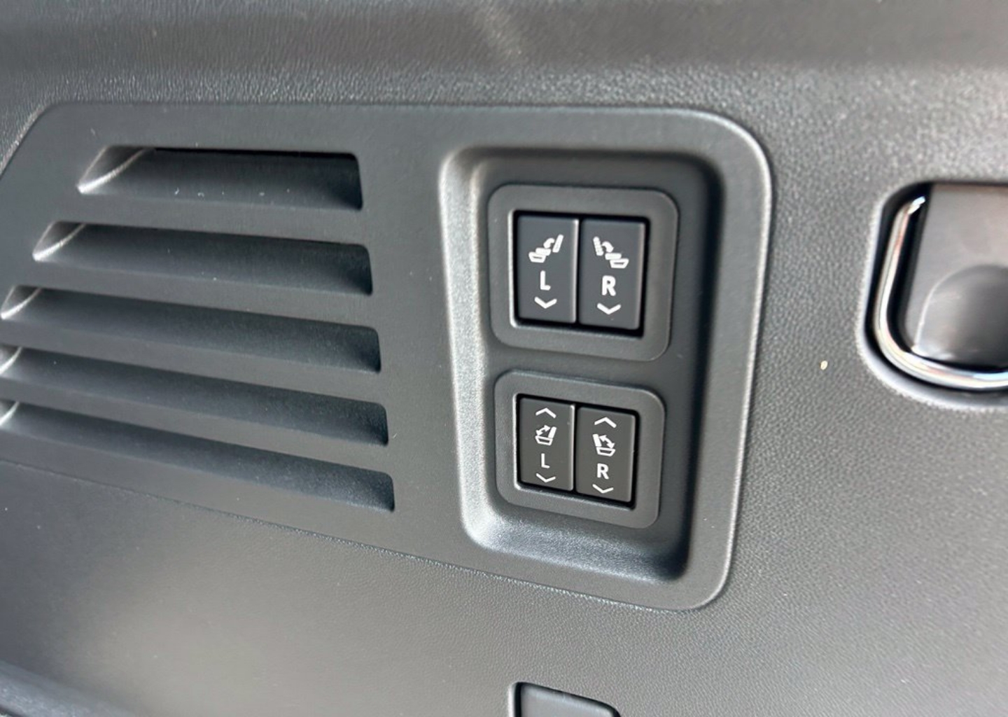 2026 GMC Acadia Denali Ultimate - Photo 110