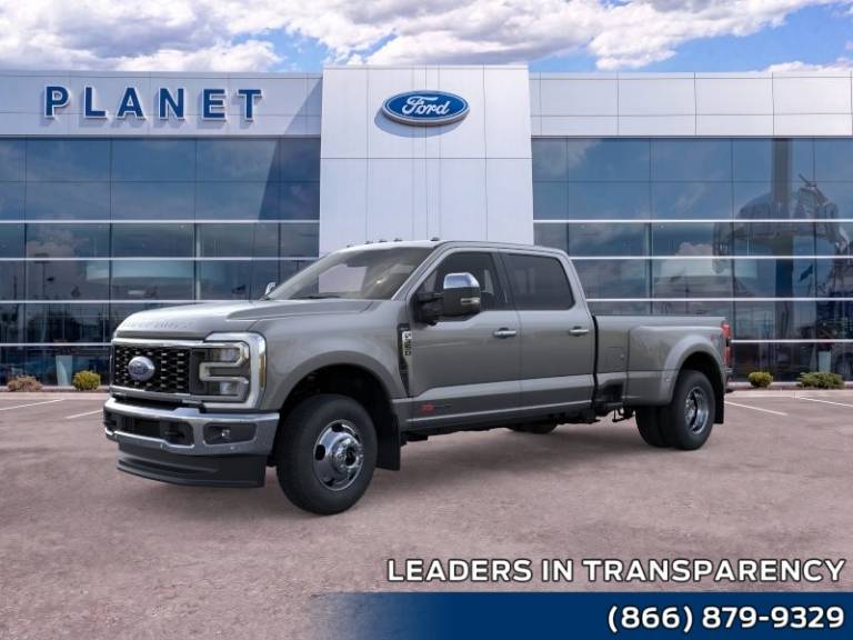 2026 Ford Super Duty F-350 DRW LARIAT 4WD Crew Cab 8' Box