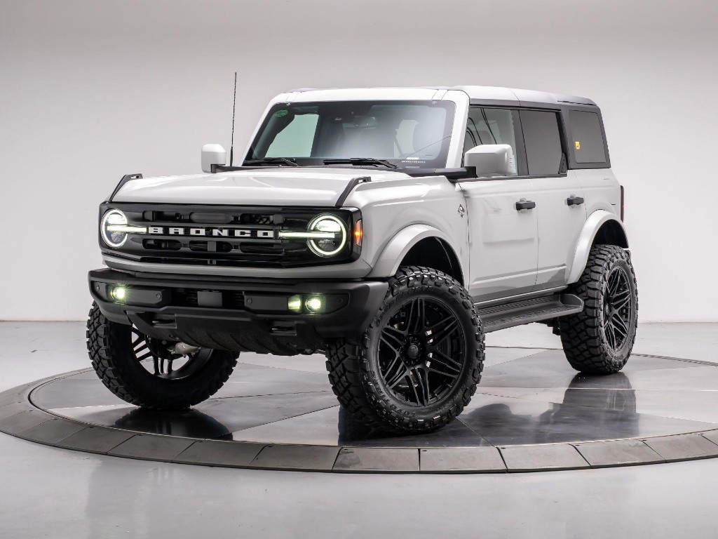 2026 Ford Bronco Outer Banks