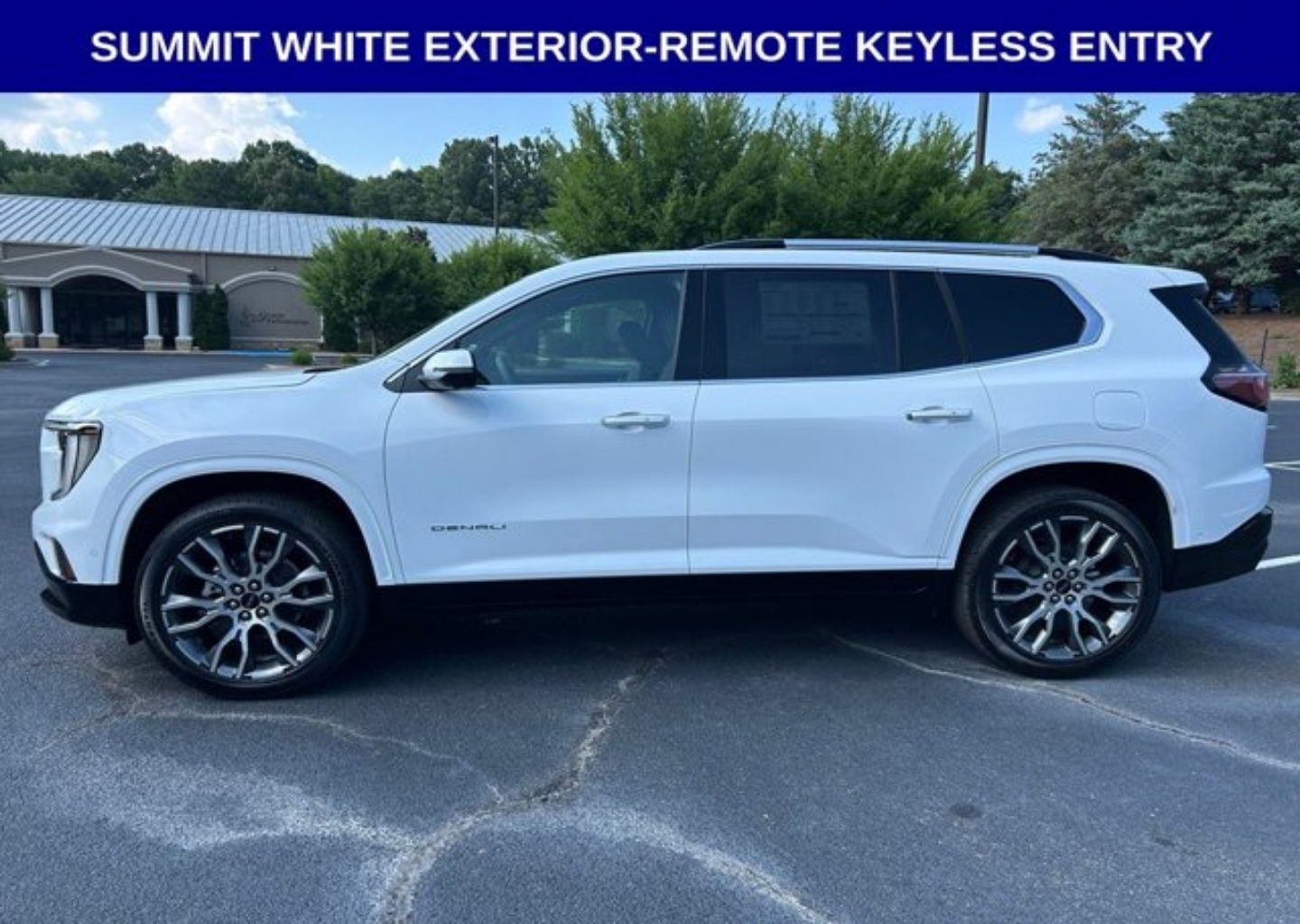 2026 GMC Acadia Denali Ultimate - Photo 13