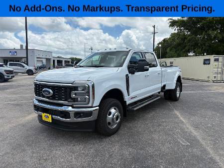 2026 Ford Super Duty F-350 DRW LARIAT