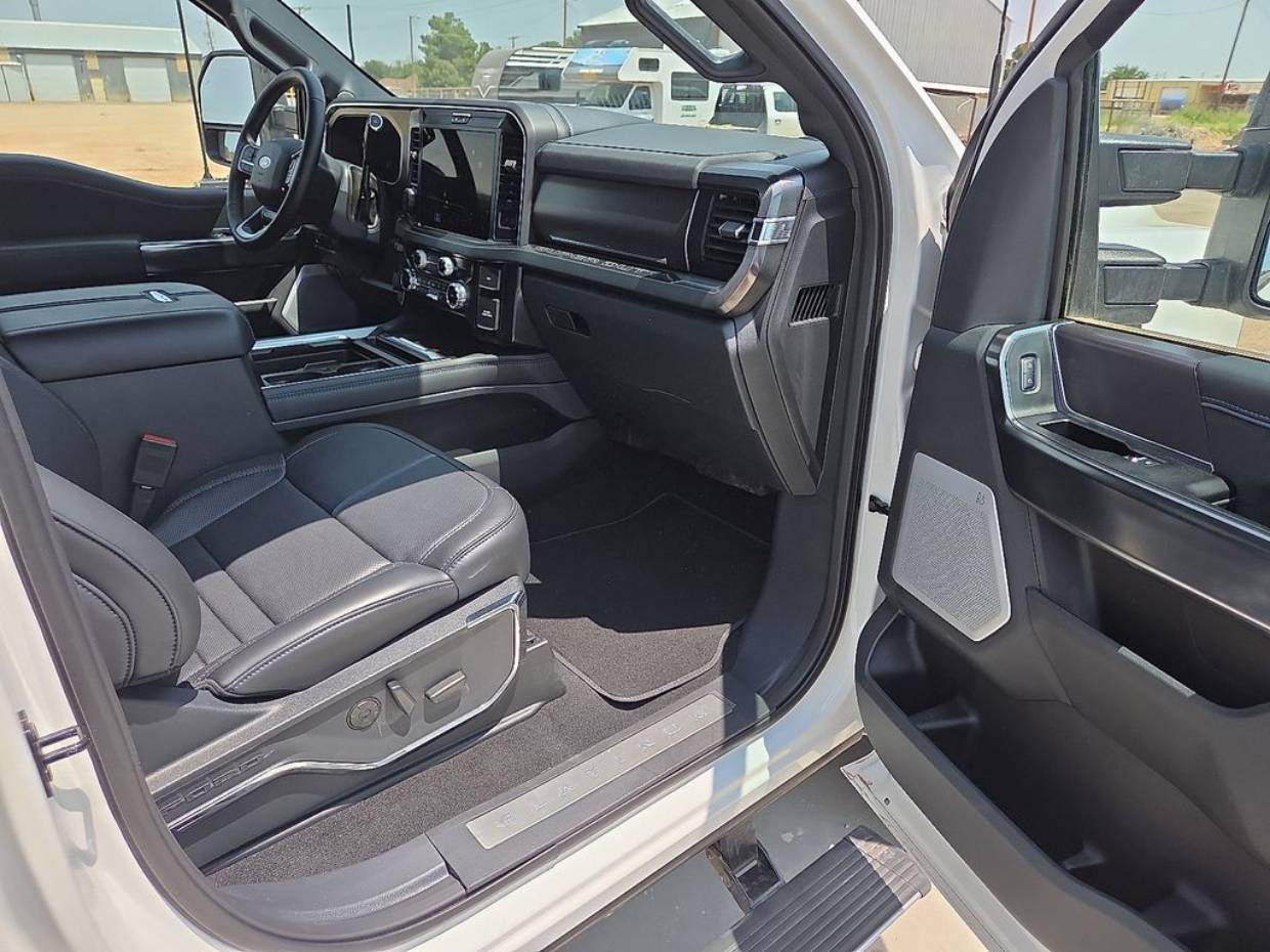 2026 Ford F-250 Super Duty Platinum - Photo 11