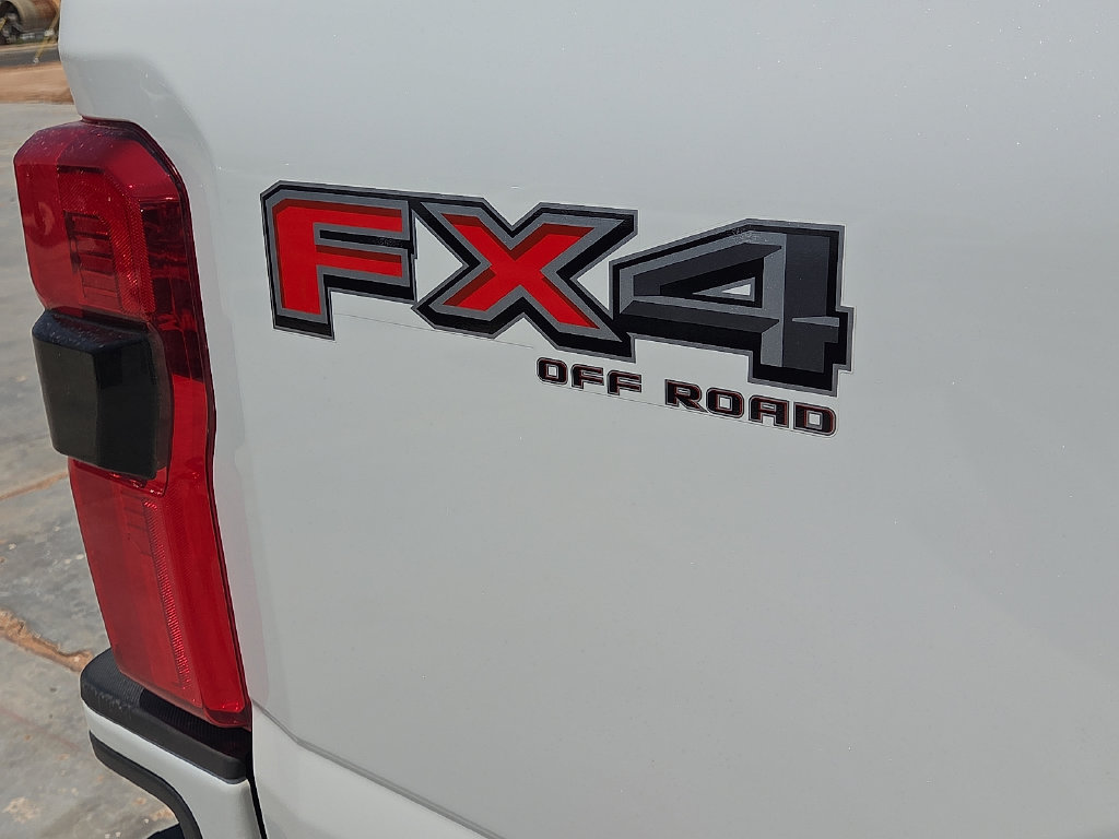2026 Ford F-250 Super Duty Platinum - Photo 16