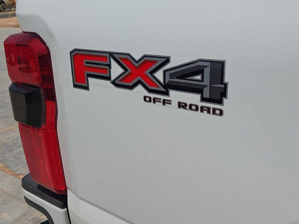 2026 Ford F-250 Super Duty Platinum - Photo 16
