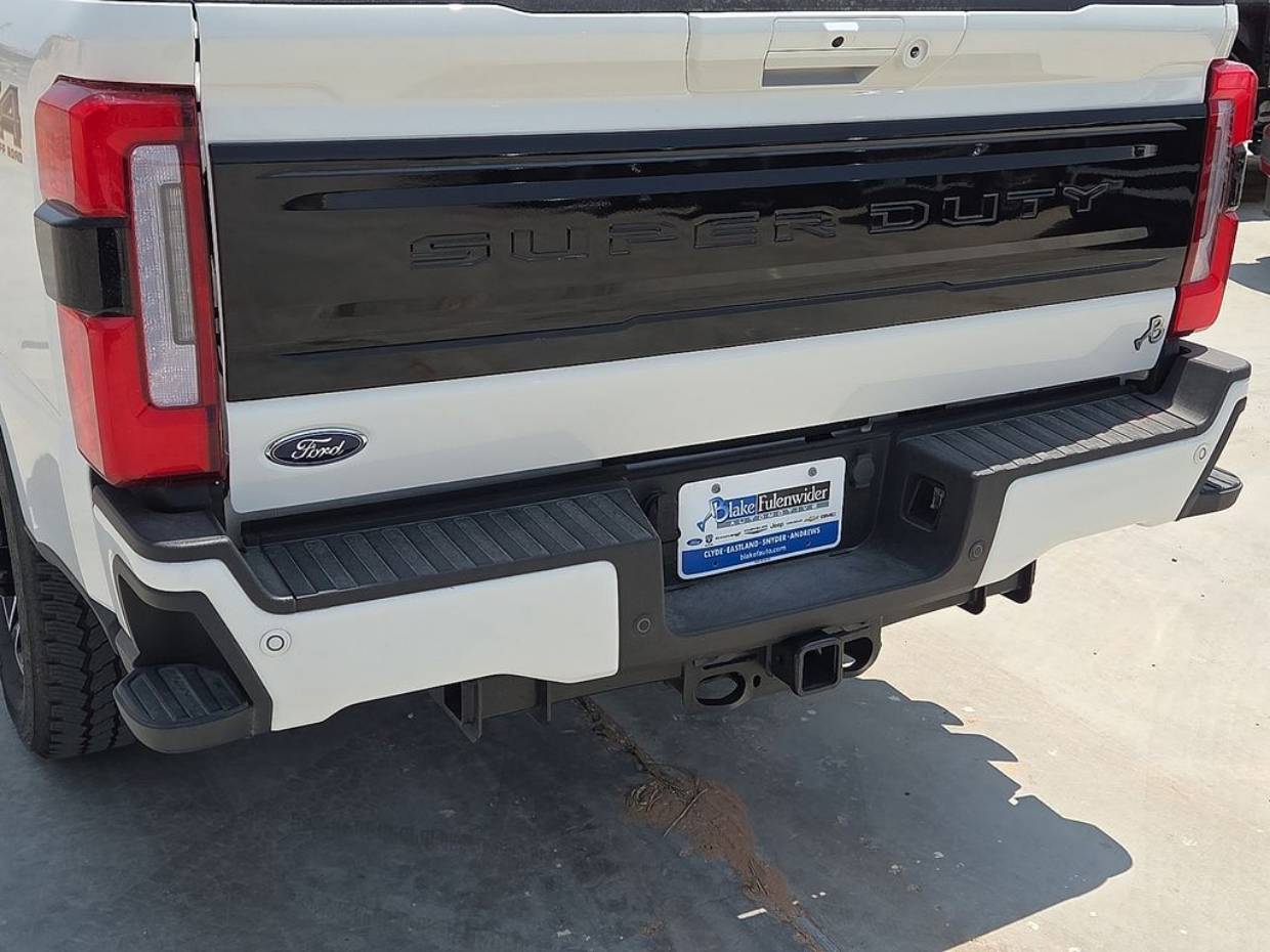 2026 Ford F-250 Super Duty Platinum - Photo 17