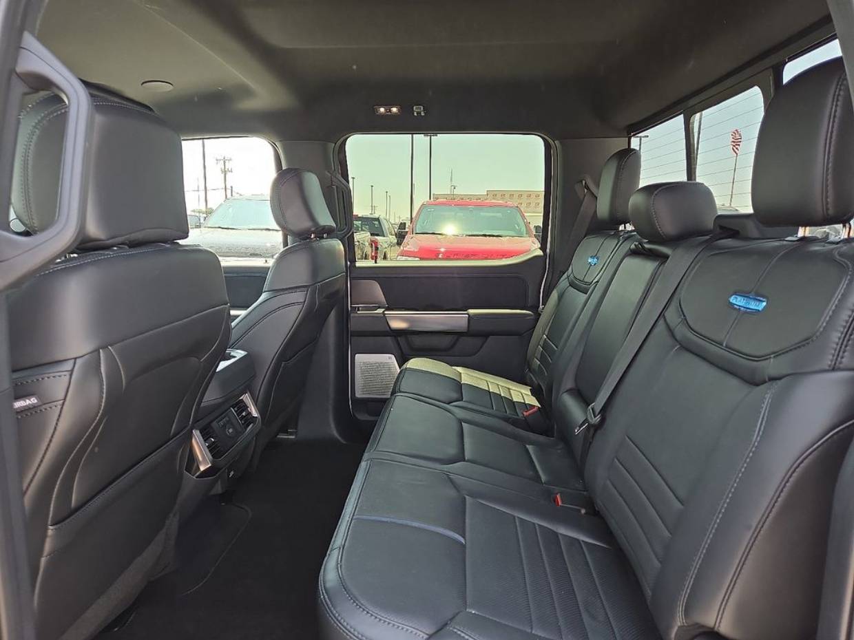 2026 Ford F-250 Super Duty Platinum - Photo 18