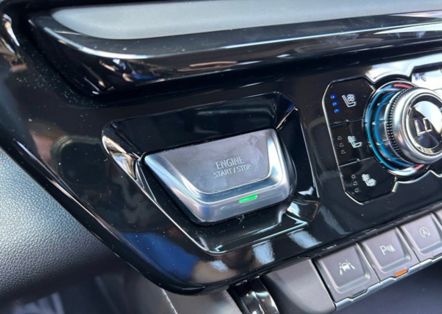 2026 GMC Sierra 1500 AT4X - Photo 39