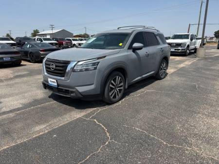 2022 Nissan Pathfinder Platinum