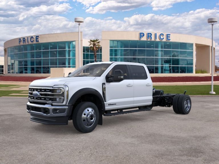 2026 Ford Chassis Cab LARIAT