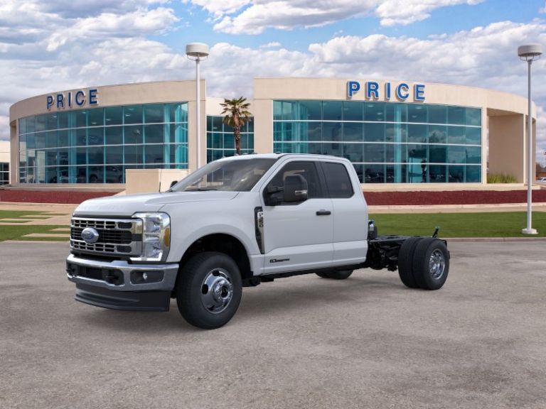2026 Ford Chassis Cab XLT