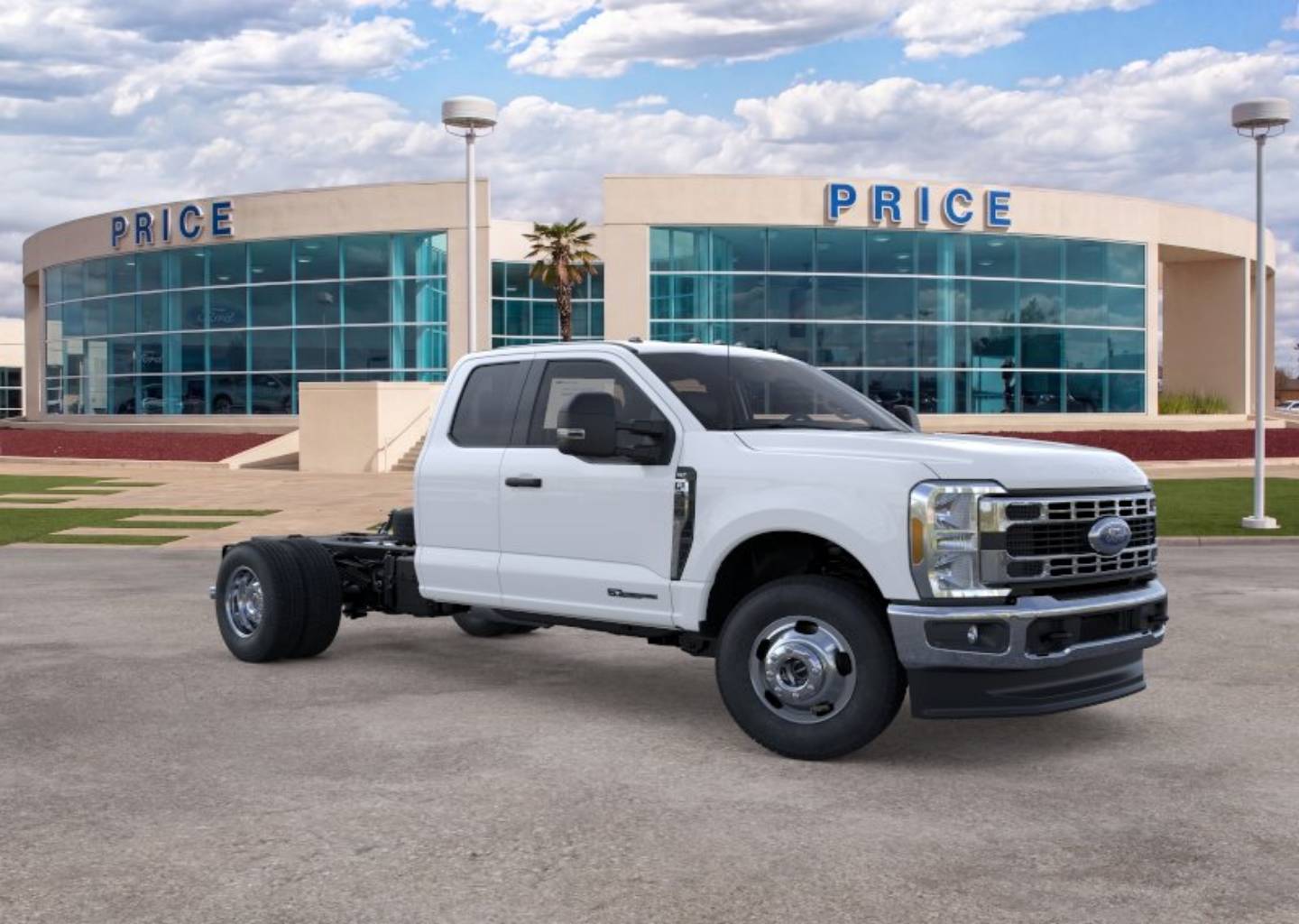 2026 Ford F-350 Super Duty Chassis Cab XLT - Photo 7