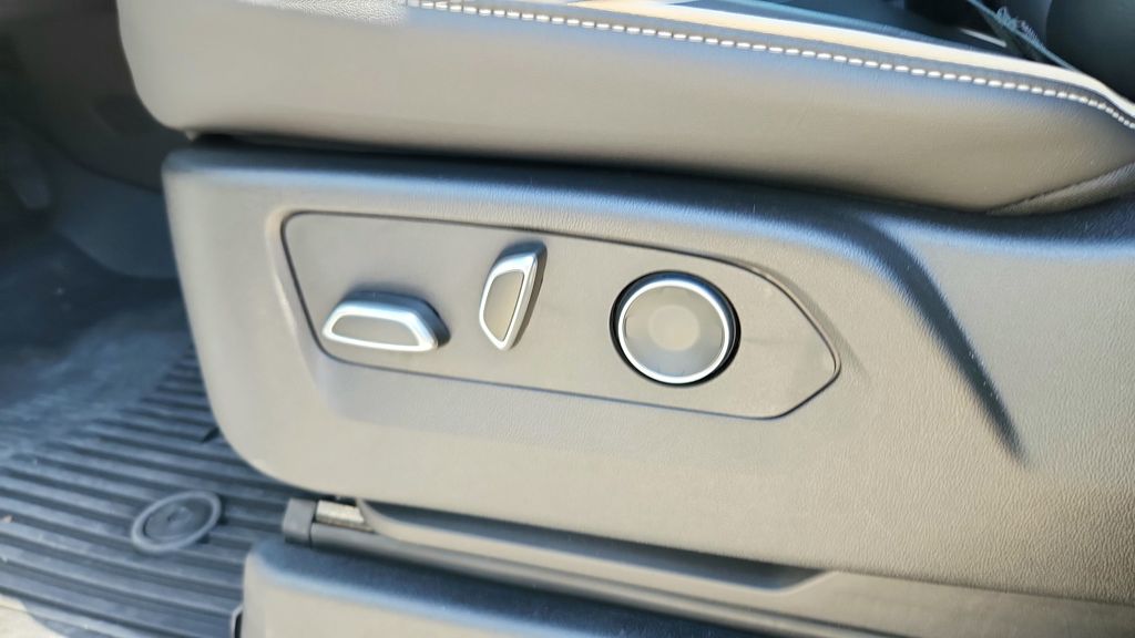 2026 Cadillac Escalade Sport - Photo 21