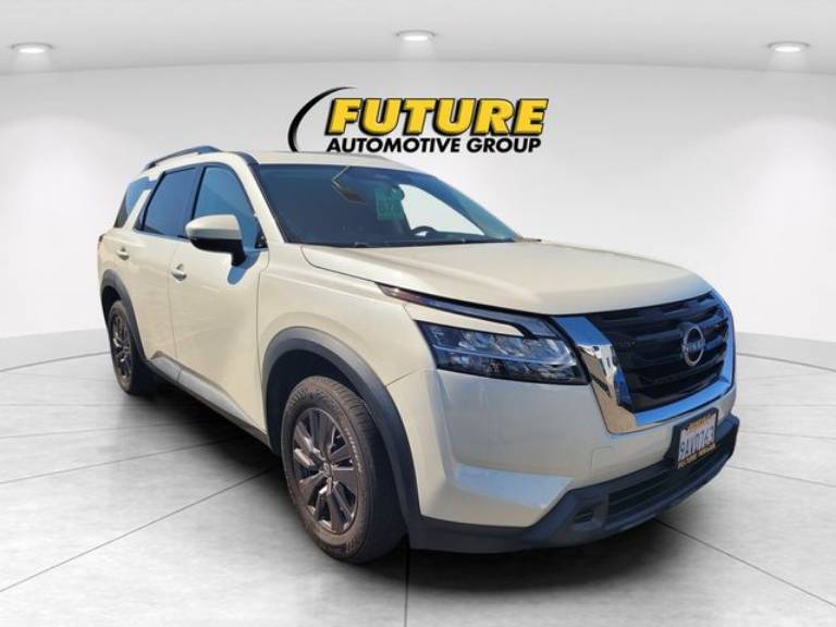 2022 Nissan Pathfinder SV