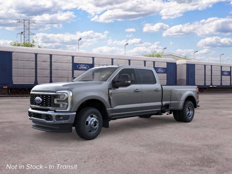 2026 Ford Super Duty F-350 DRW LARIAT