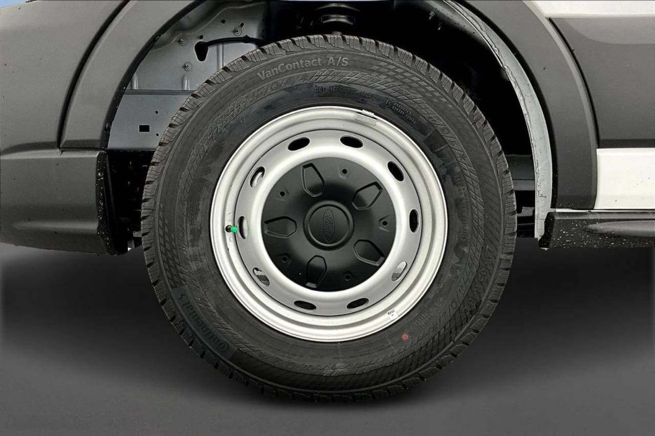 2025 Ford Transit Van Base - Photo 13