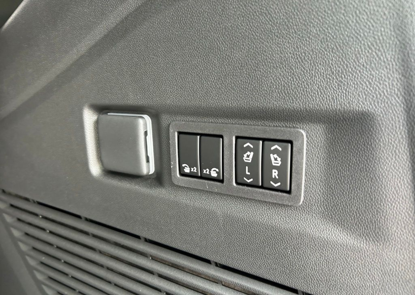 2026 GMC Yukon Denali - Photo 106