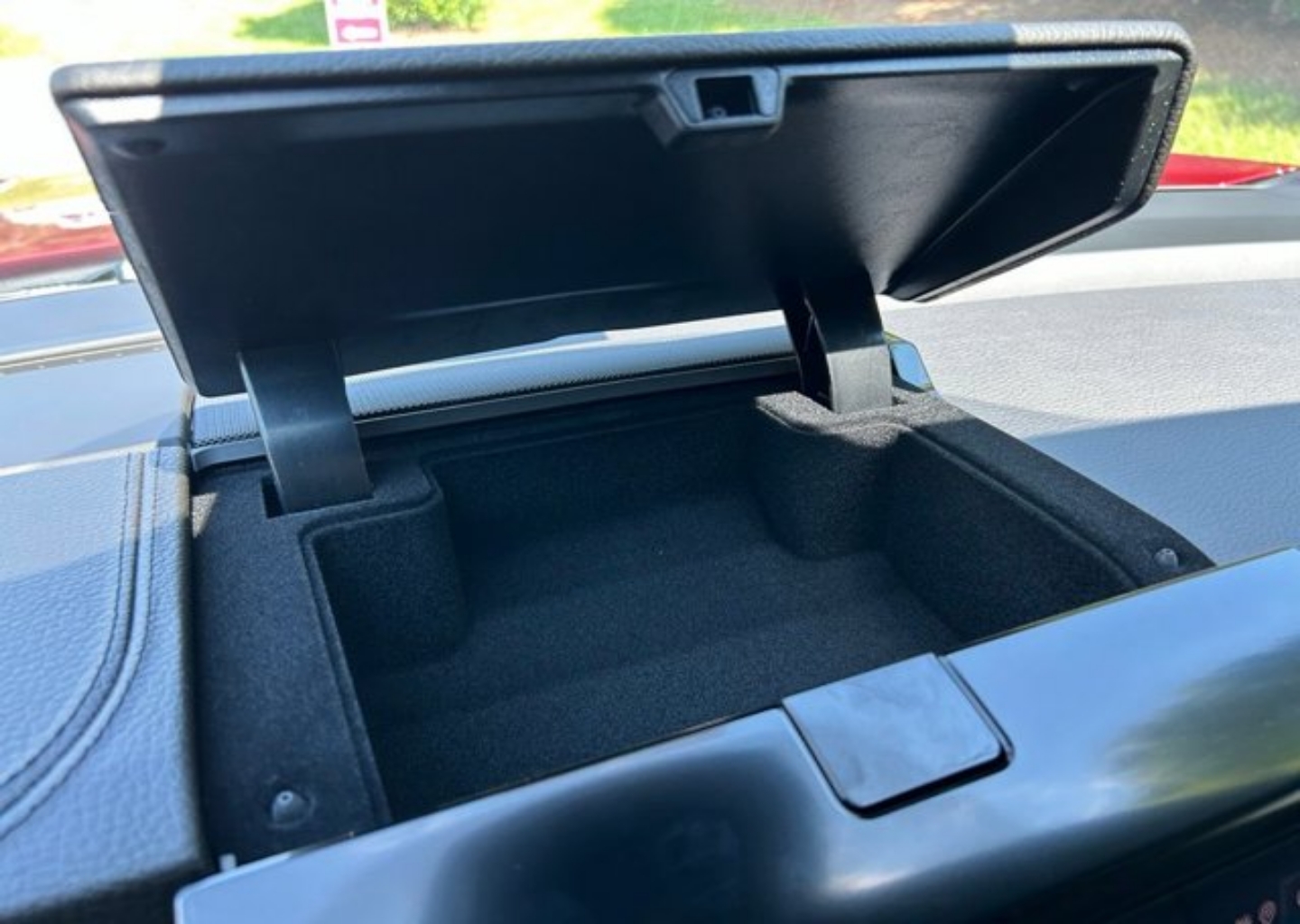 2026 GMC Yukon Denali - Photo 28