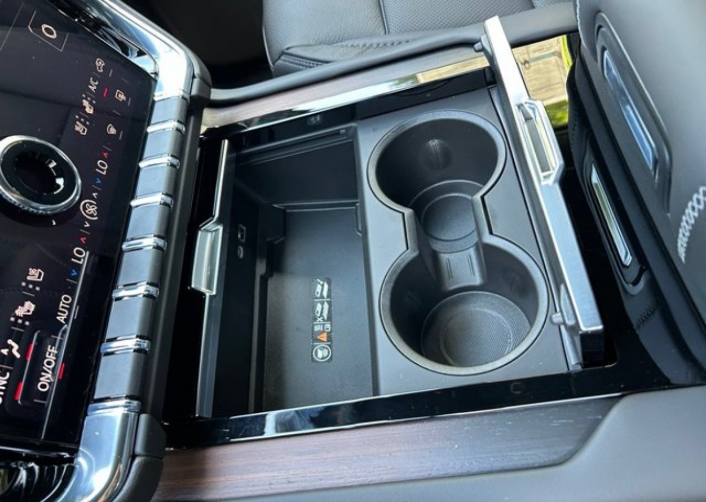 2026 GMC Yukon Denali - Photo 34