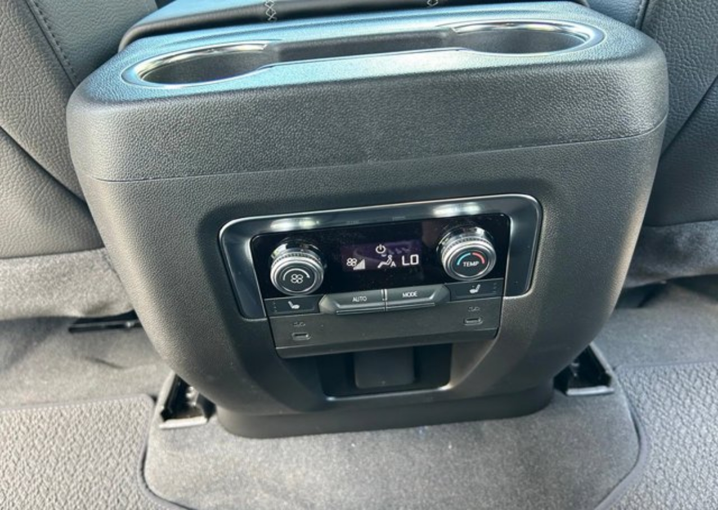 2026 GMC Yukon Denali - Photo 41