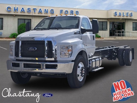 2027 Ford F-750SD Base