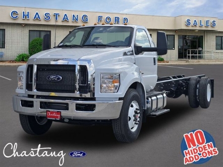 2027 Ford F-750SD Base