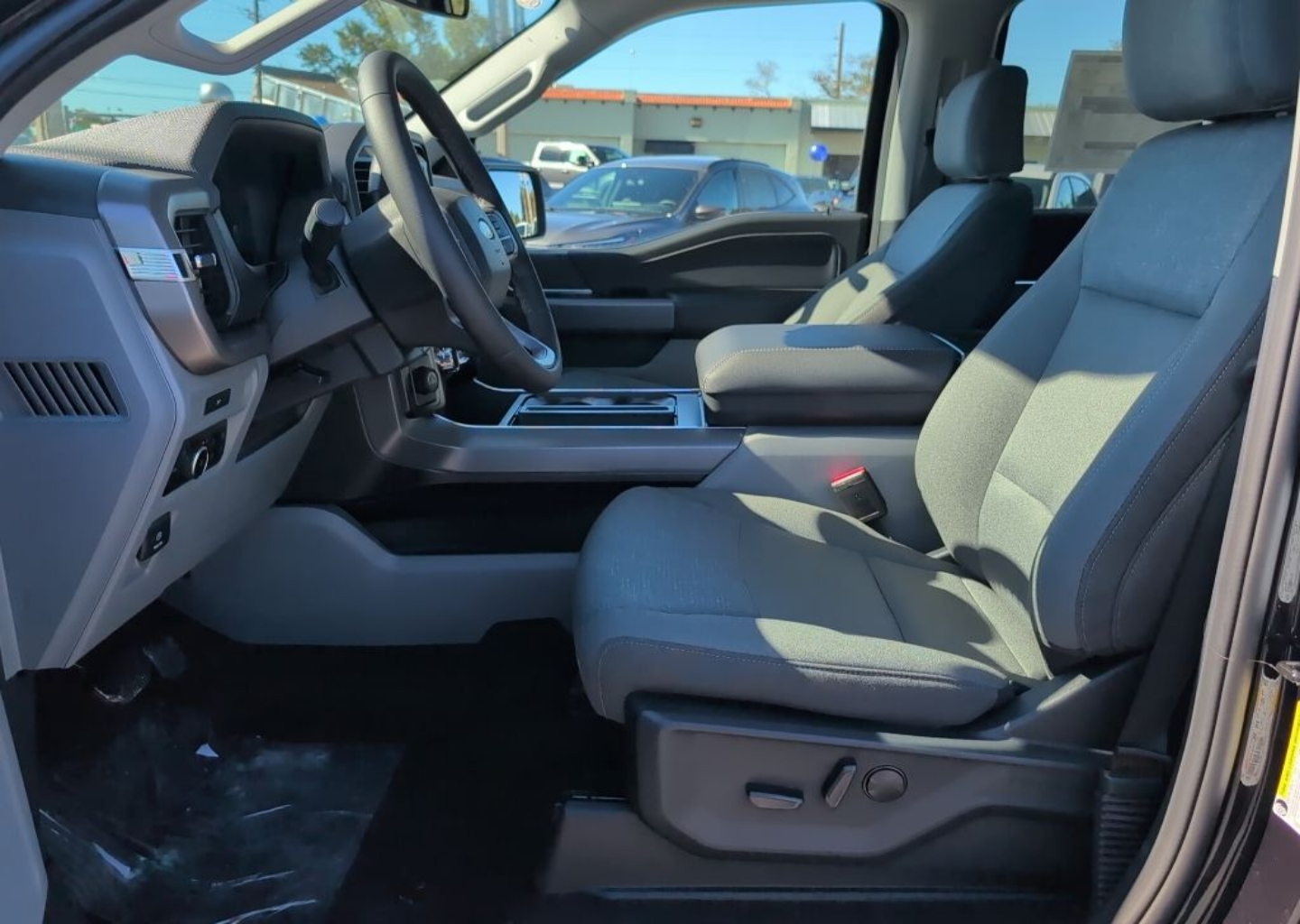 2026 Ford F-150 XLT - Photo 9