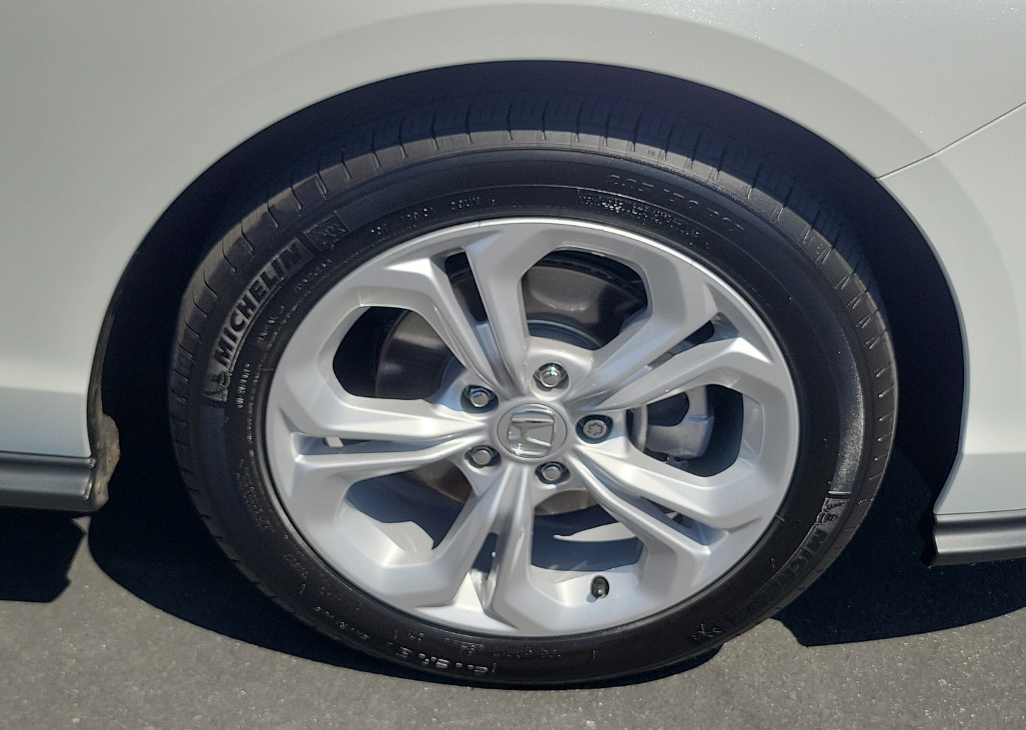 2025 Honda Accord LX - Photo 6