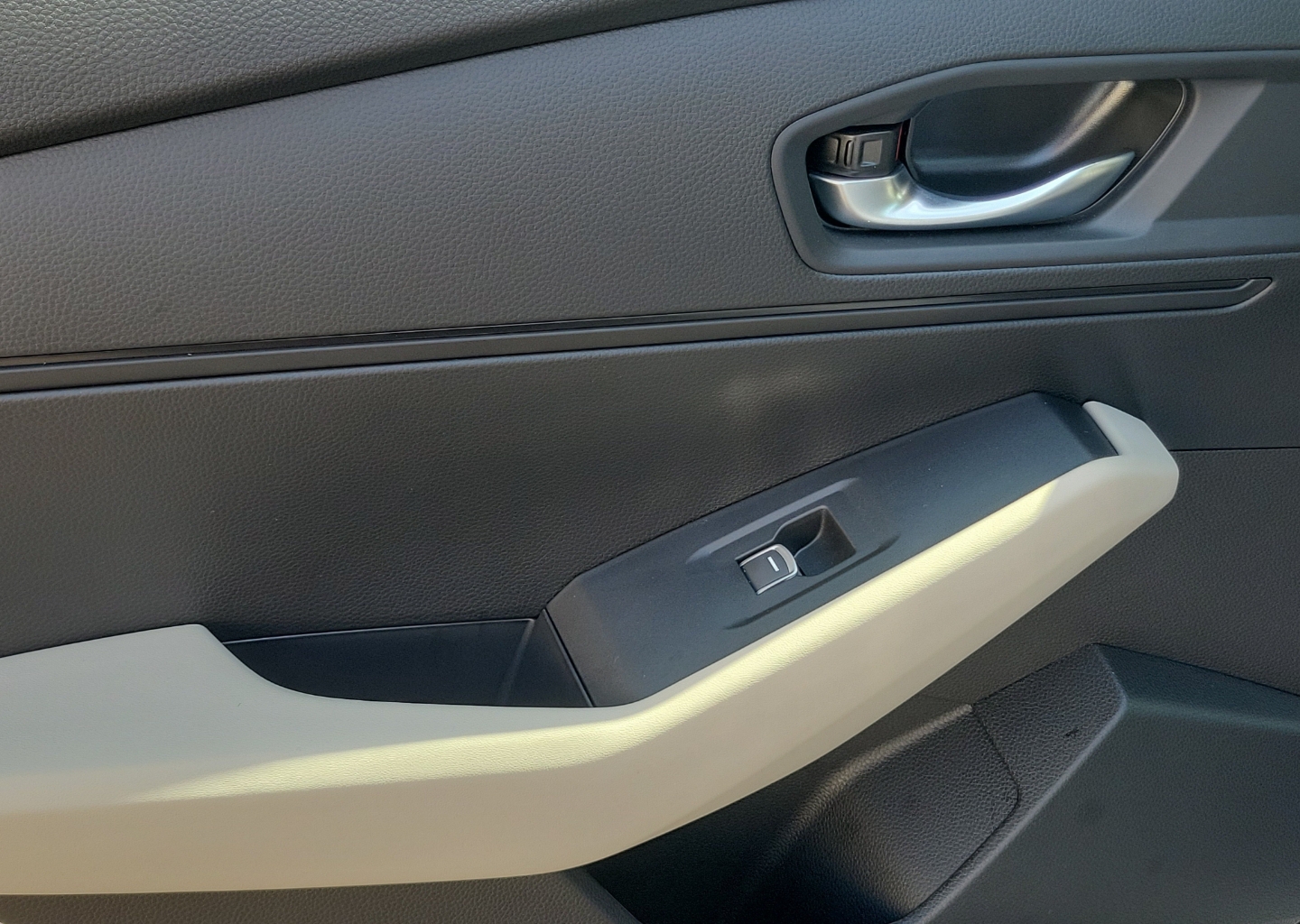 2025 Honda Accord LX - Photo 15