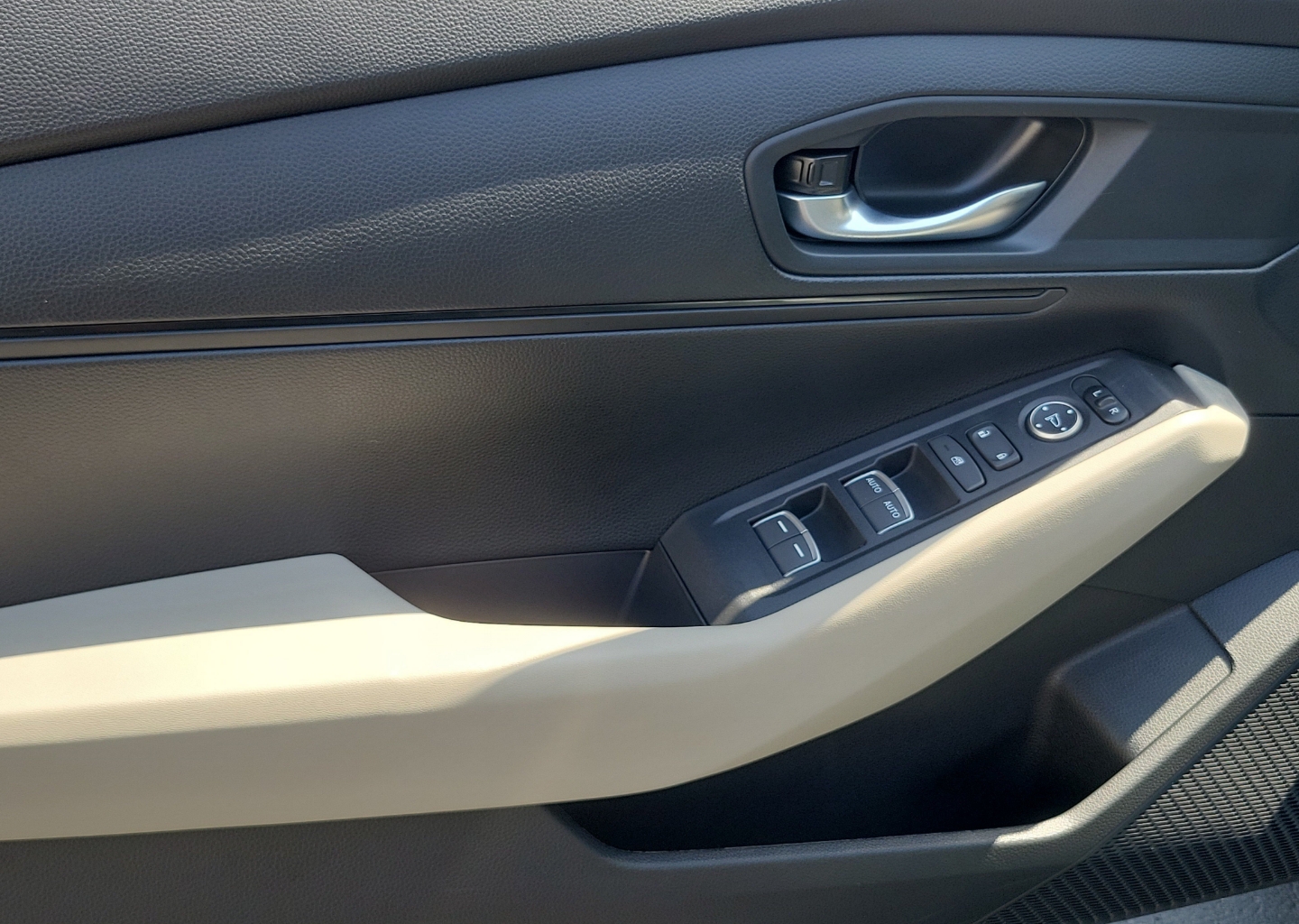 2025 Honda Accord LX - Photo 19