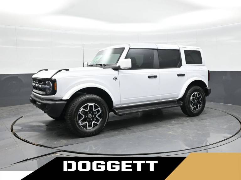 2026 Ford Bronco Outer Banks