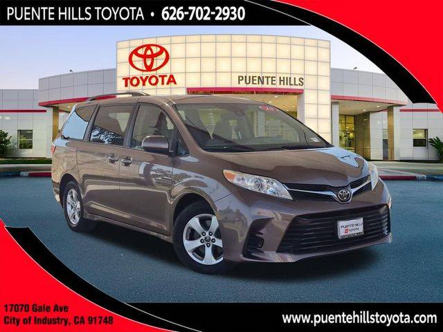2018 Toyota Sienna LE