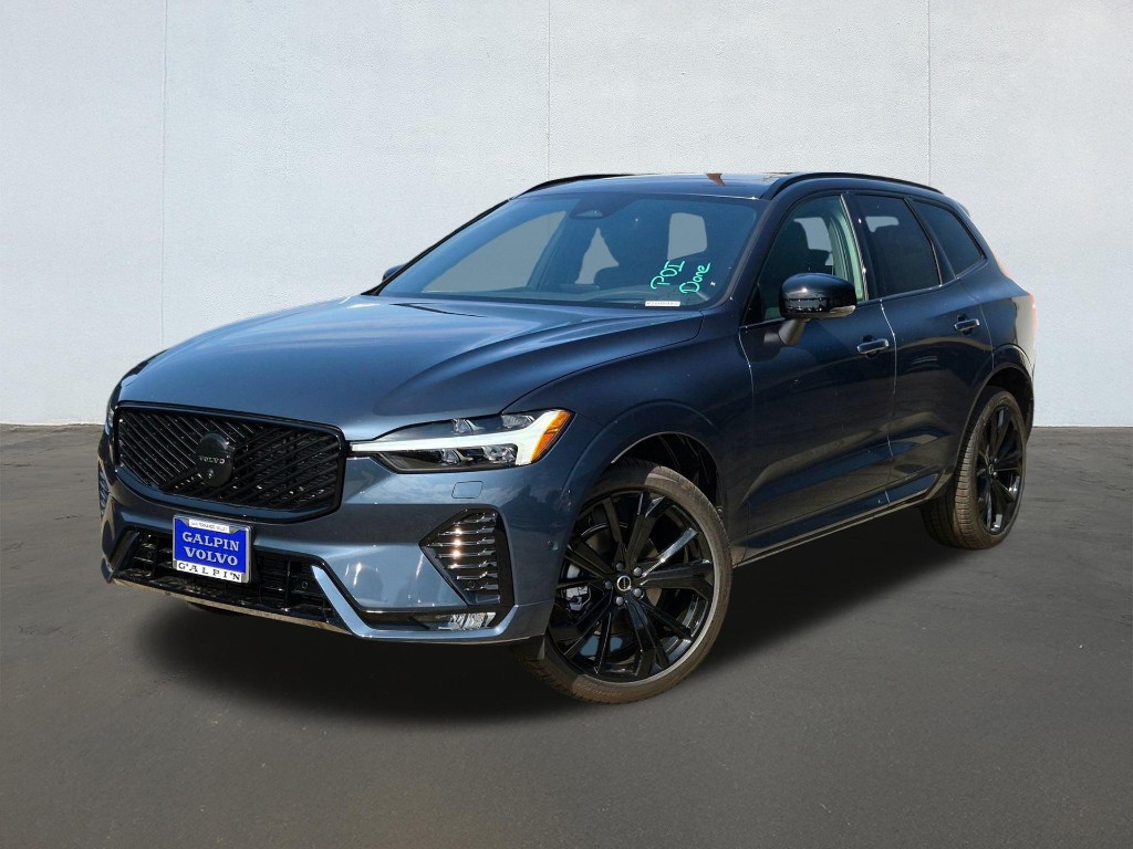 2026 Volvo XC60 B5 Ultra Black Edition