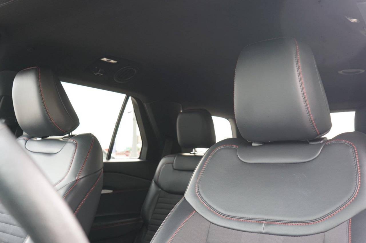 Certified Used 2025 Ford Explorer ST-Line, photo 11