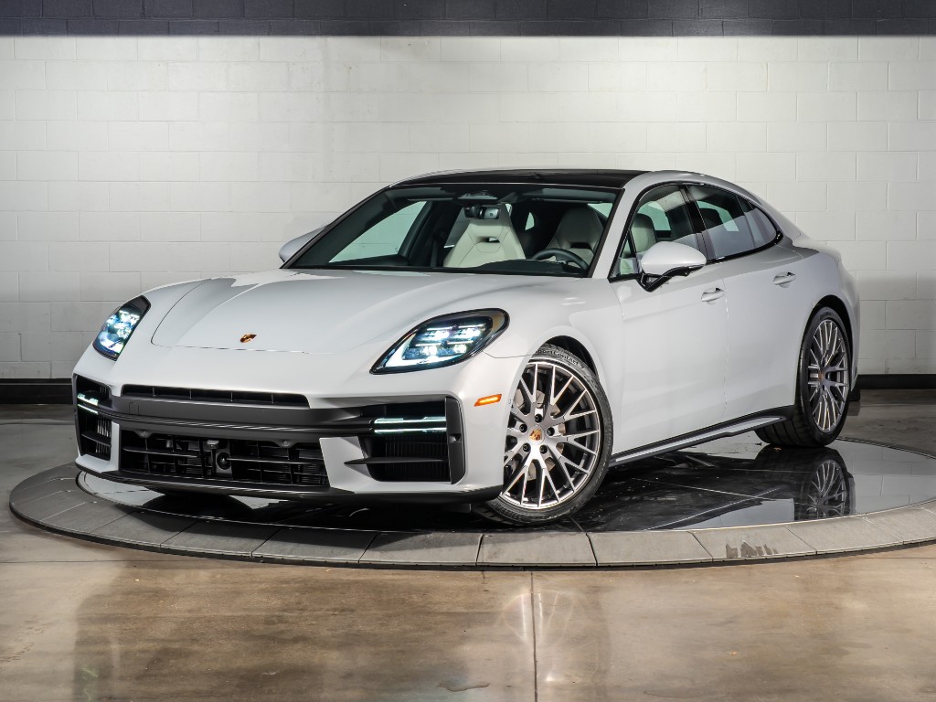 2026 Porsche Panamera 4