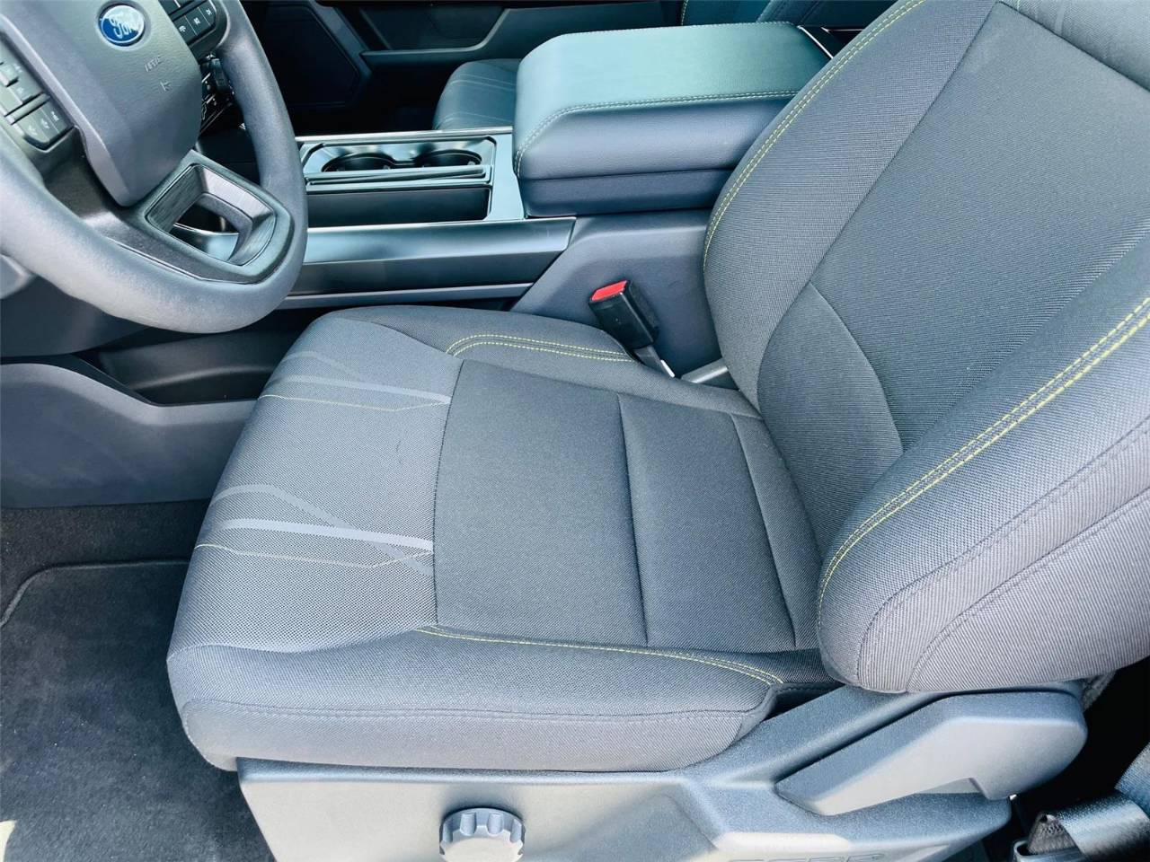 2025 Ford F-150 STX - Photo 10