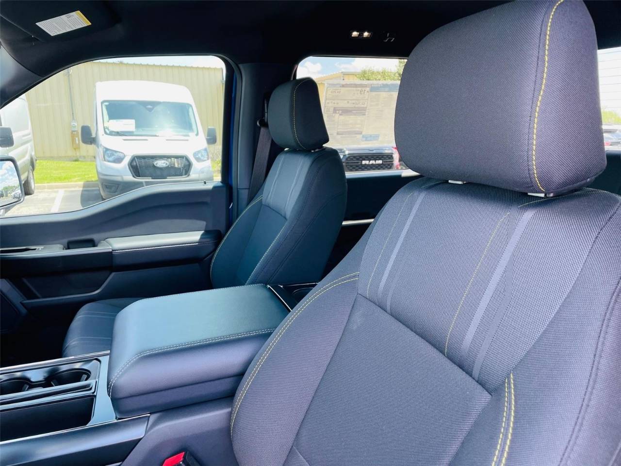 2025 Ford F-150 STX - Photo 11