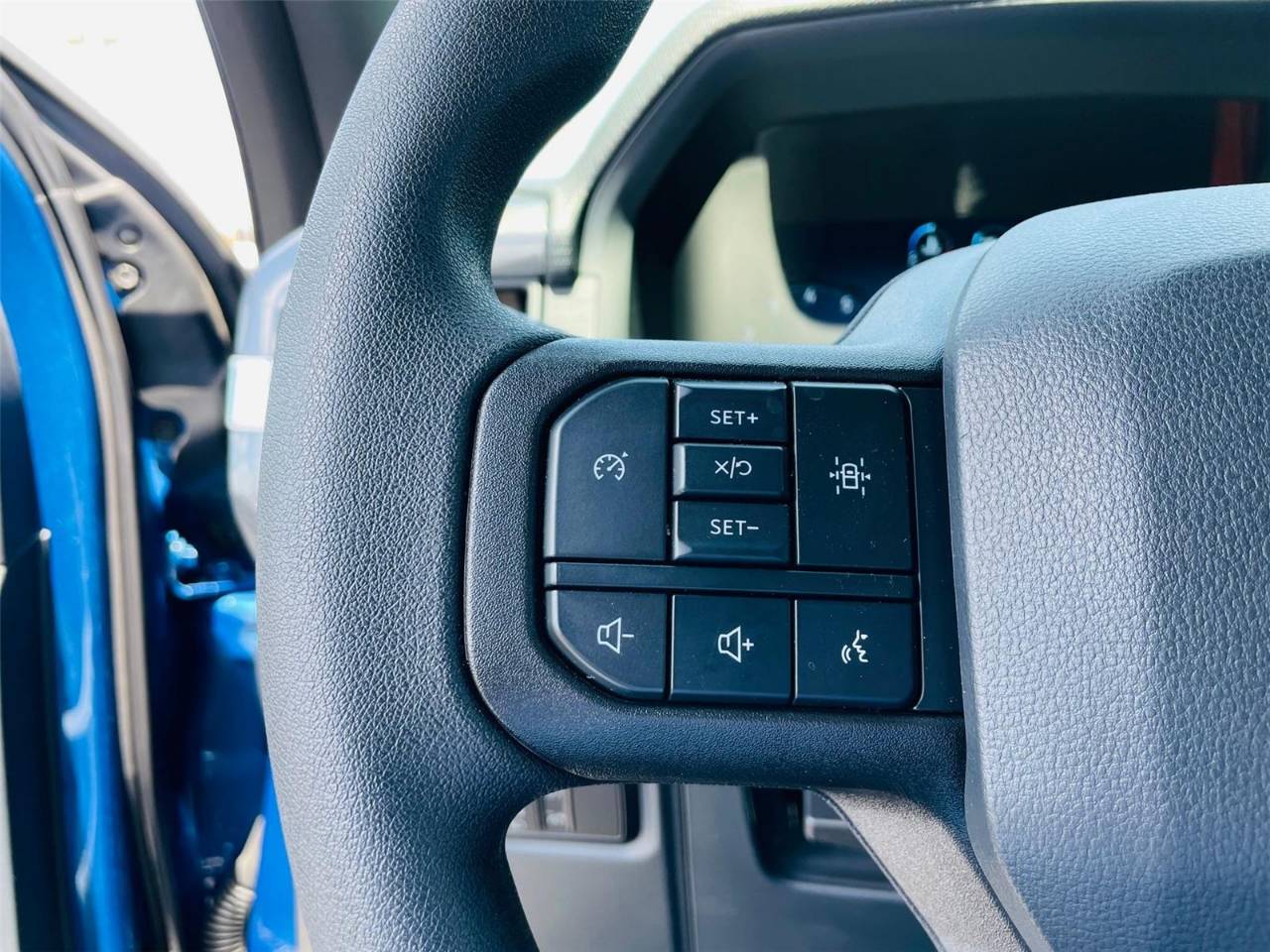 2025 Ford F-150 STX - Photo 14