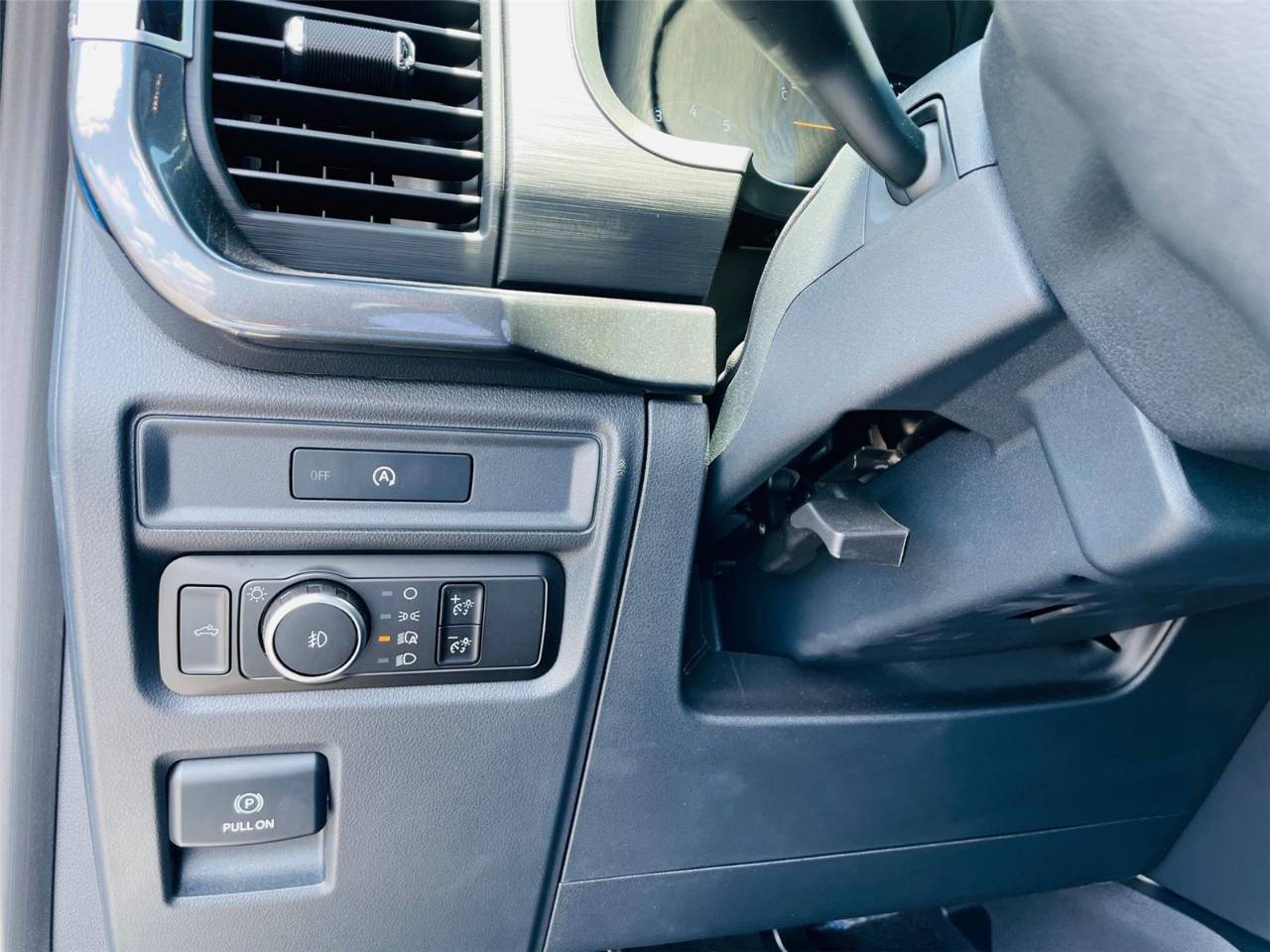 2025 Ford F-150 STX - Photo 15