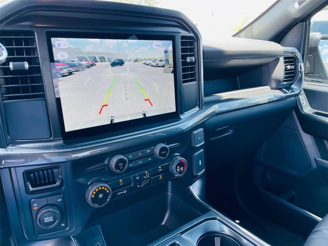 2025 Ford F-150 STX - Photo 16