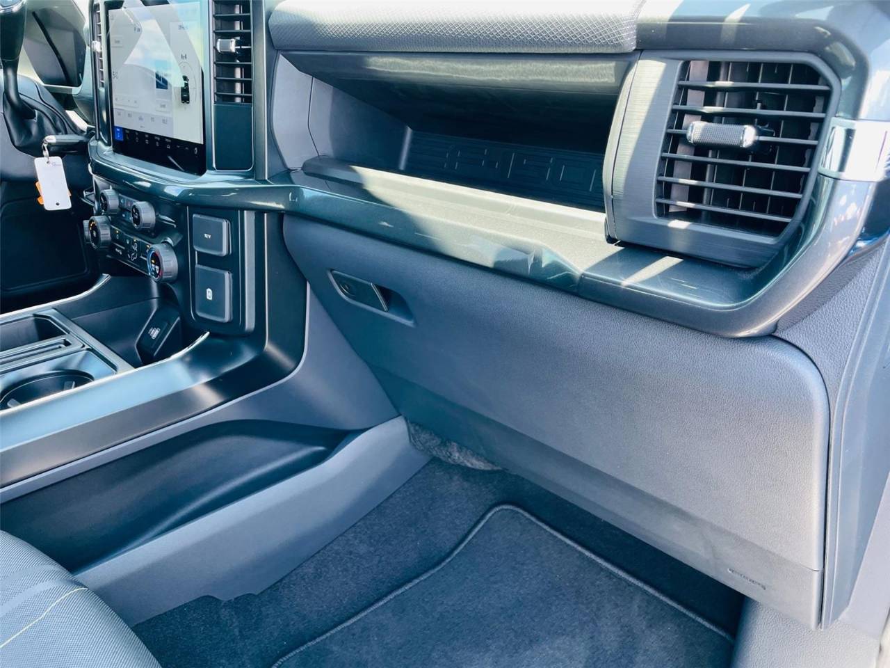 2025 Ford F-150 STX - Photo 20