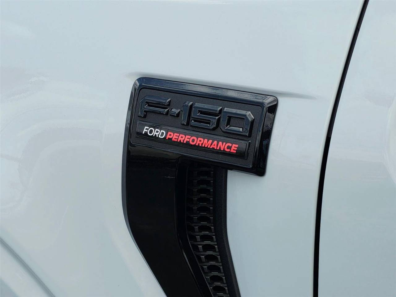 2025 Ford F-150 STX - Photo 9