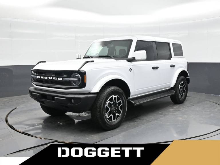 2026 Ford Bronco Outer Banks