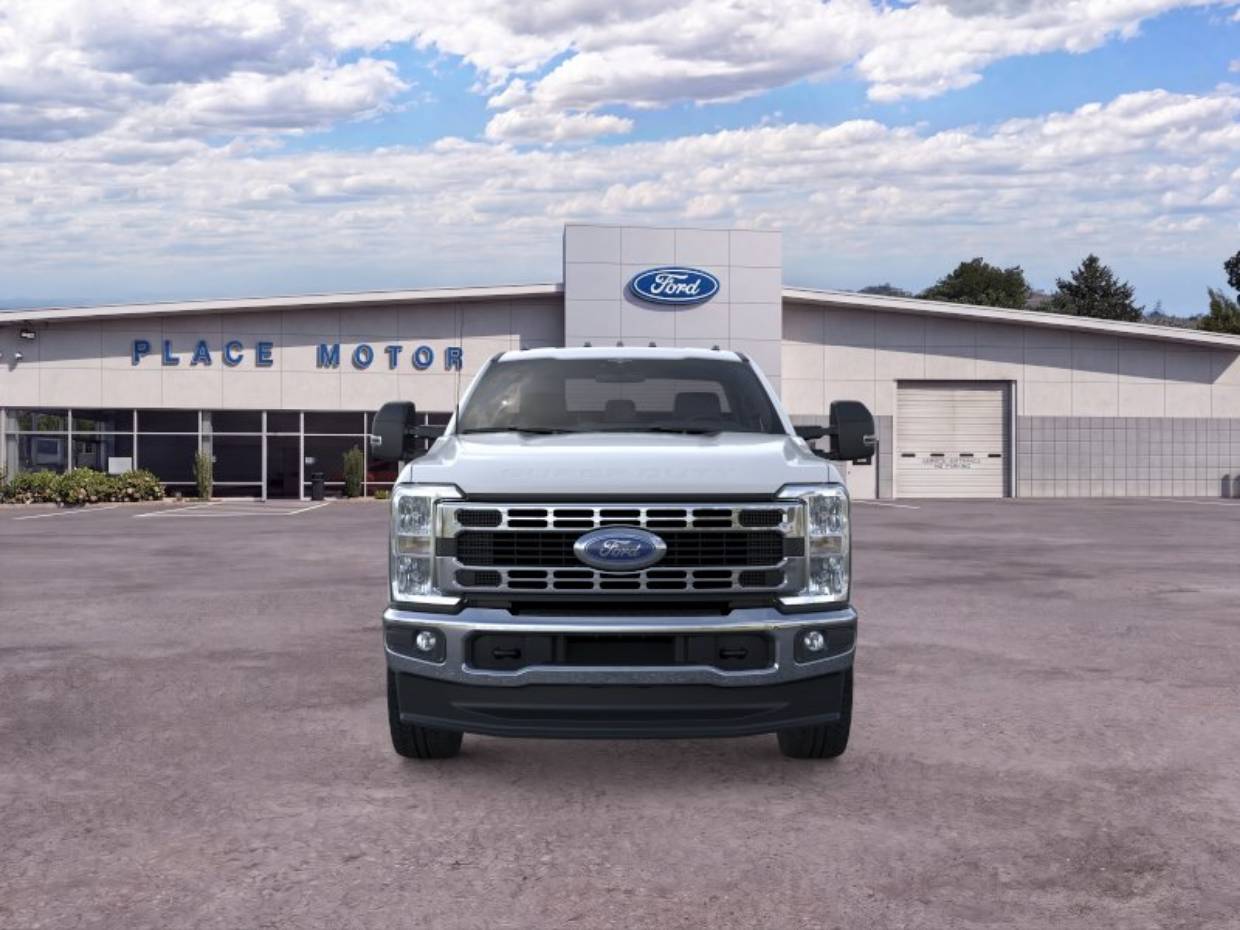 2026 Ford F-350 Super Duty XLT - Photo 6